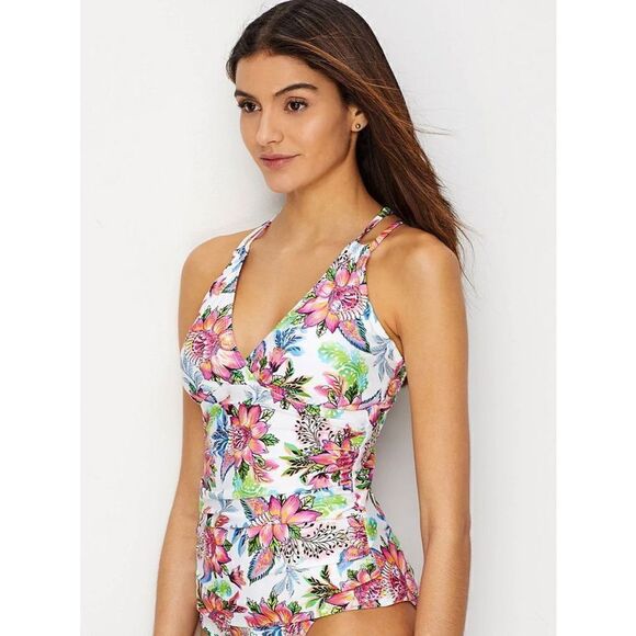 New. La Blanca floral Tankini set. Normally $189
8-top/10-bottom - Picture 12 of 15